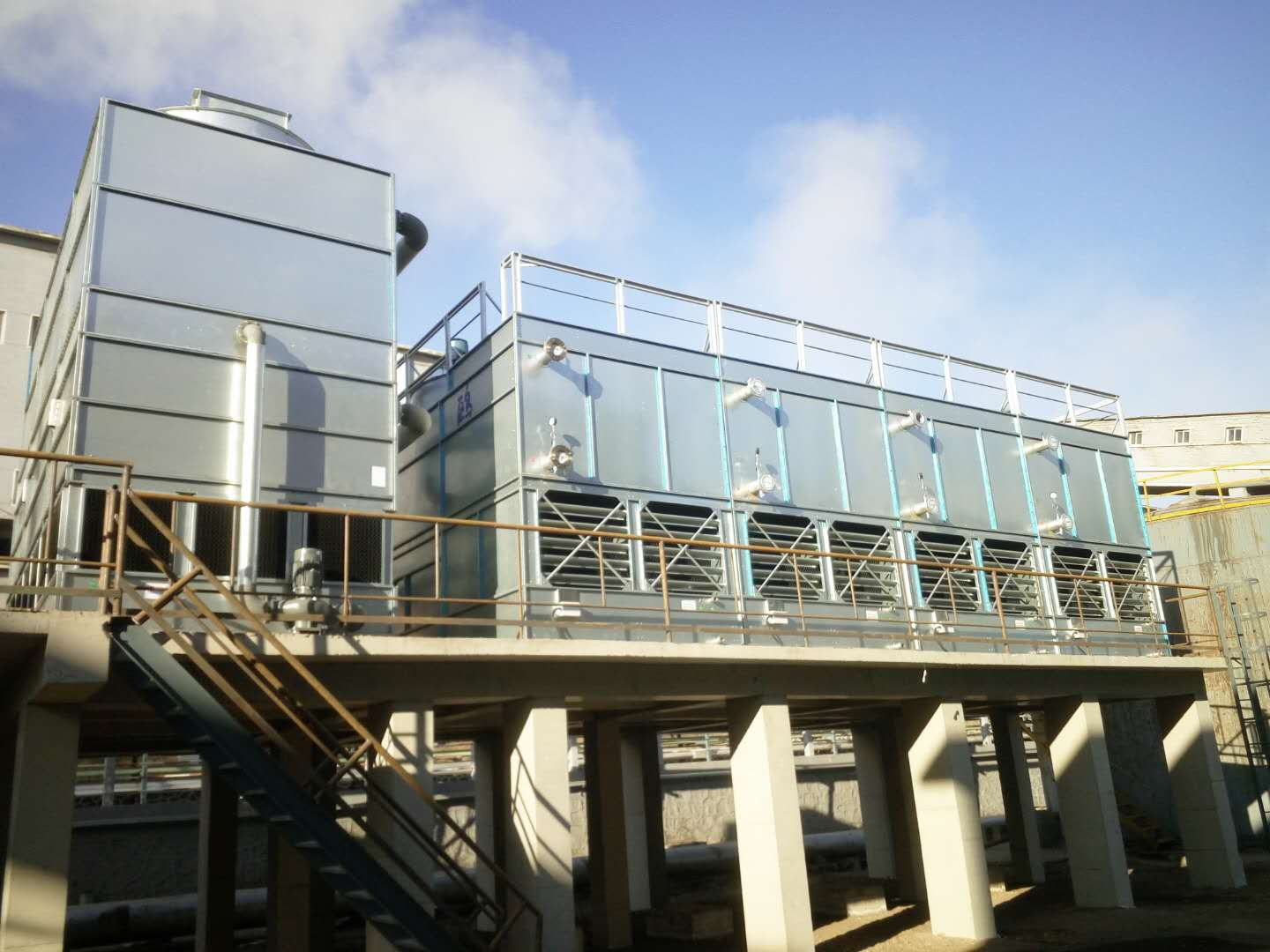 封閉式冷卻塔維修更換：全生命周期技術(shù)優(yōu)化與智能運(yùn)維體系構(gòu)建 ——從精準(zhǔn)診斷到高效更換的系統(tǒng)性解決方案與長(zhǎng)效管理策略