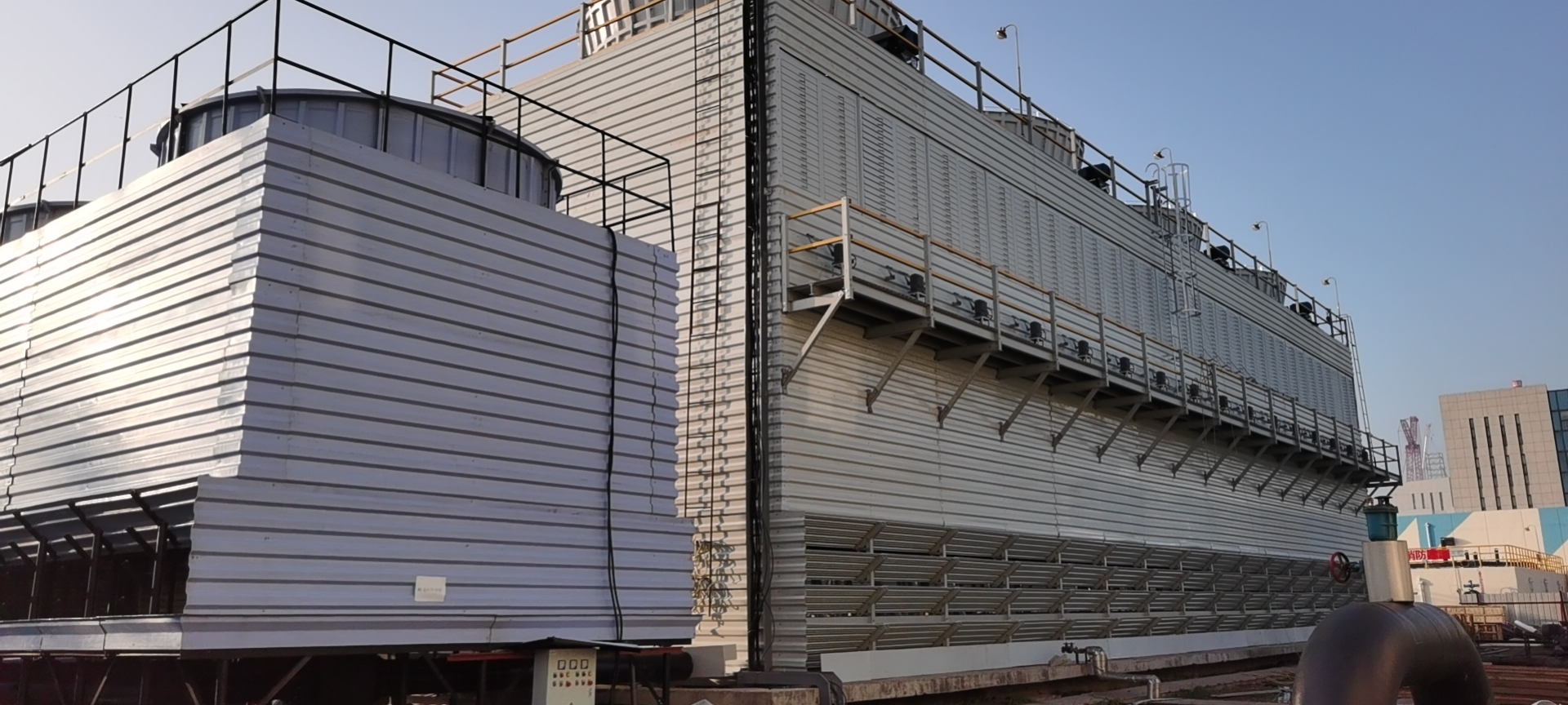 冷卻塔過濾器應該怎么選無閥過濾器與淺層砂過濾器怎么選深度解析：水力控制原理、抗堵塞策略與全生命周期成本博弈