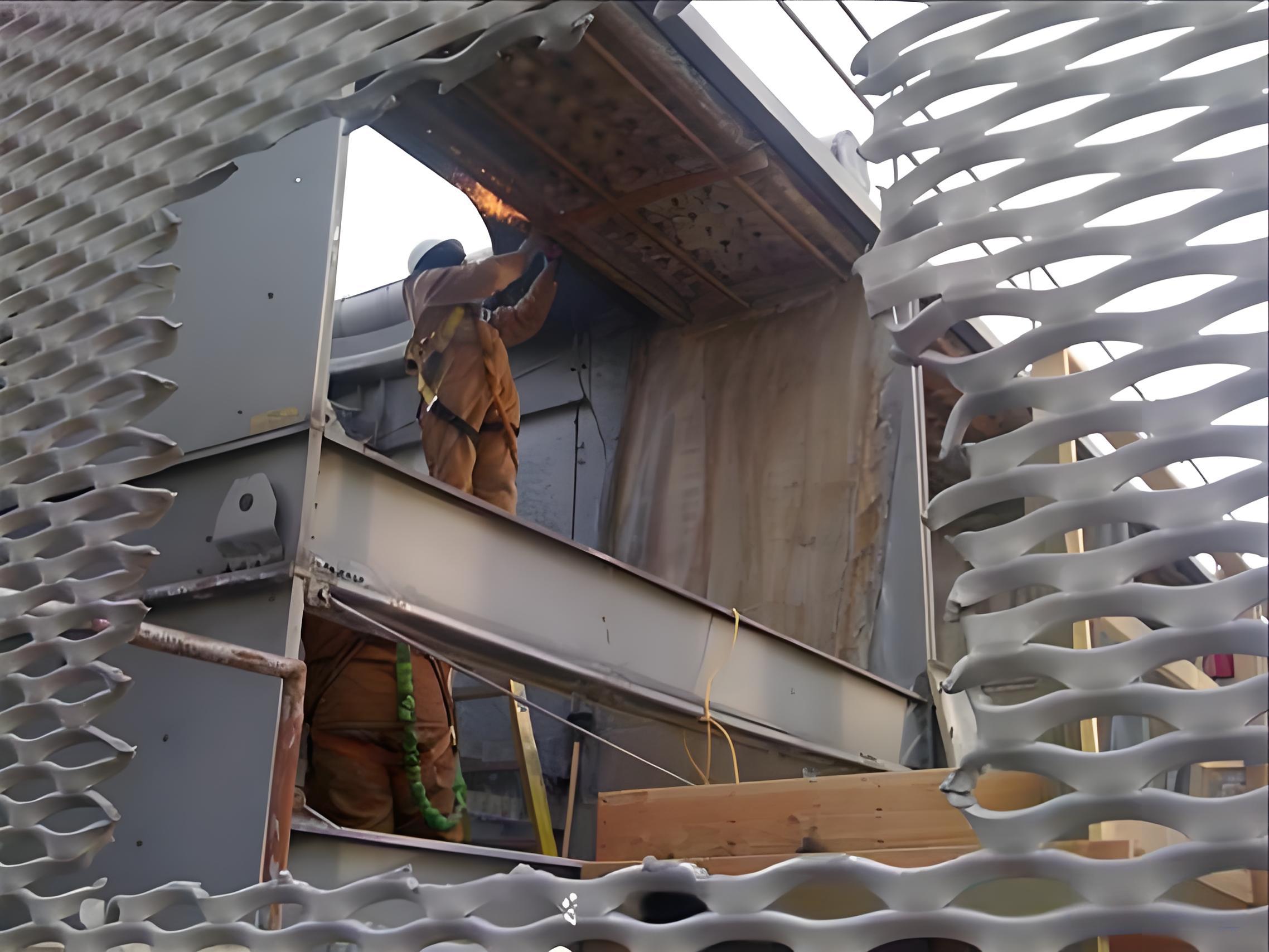 工業(yè)冷卻塔填料更換：從評(píng)估到實(shí)施的全流程優(yōu)化策略與長(zhǎng)效維護(hù)方案 ——專(zhuān)業(yè)團(tuán)隊(duì)如何通過(guò)科學(xué)方法延長(zhǎng)設(shè)備壽命并提升能效