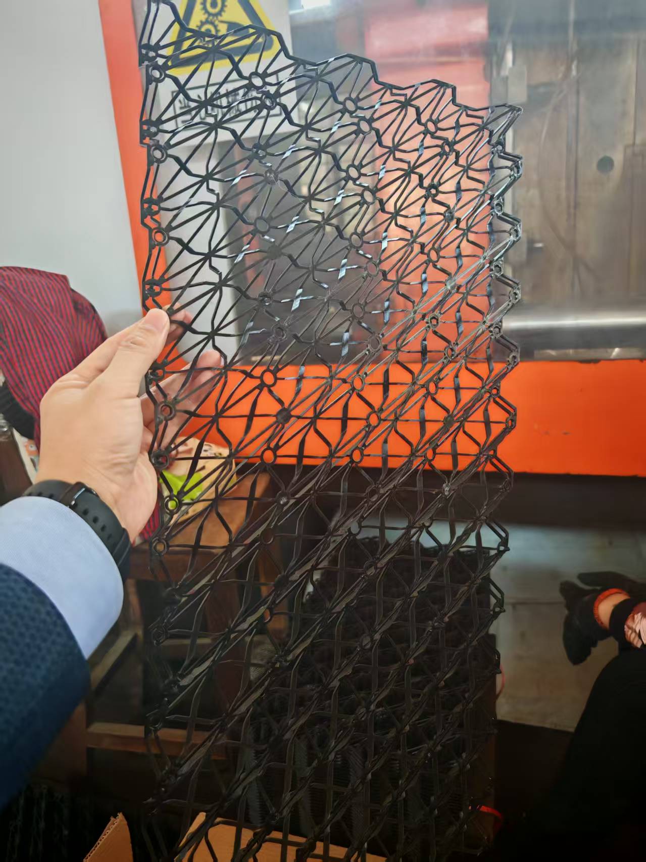 <strong>在工業(yè)冷卻系統(tǒng)維護(hù)</strong>