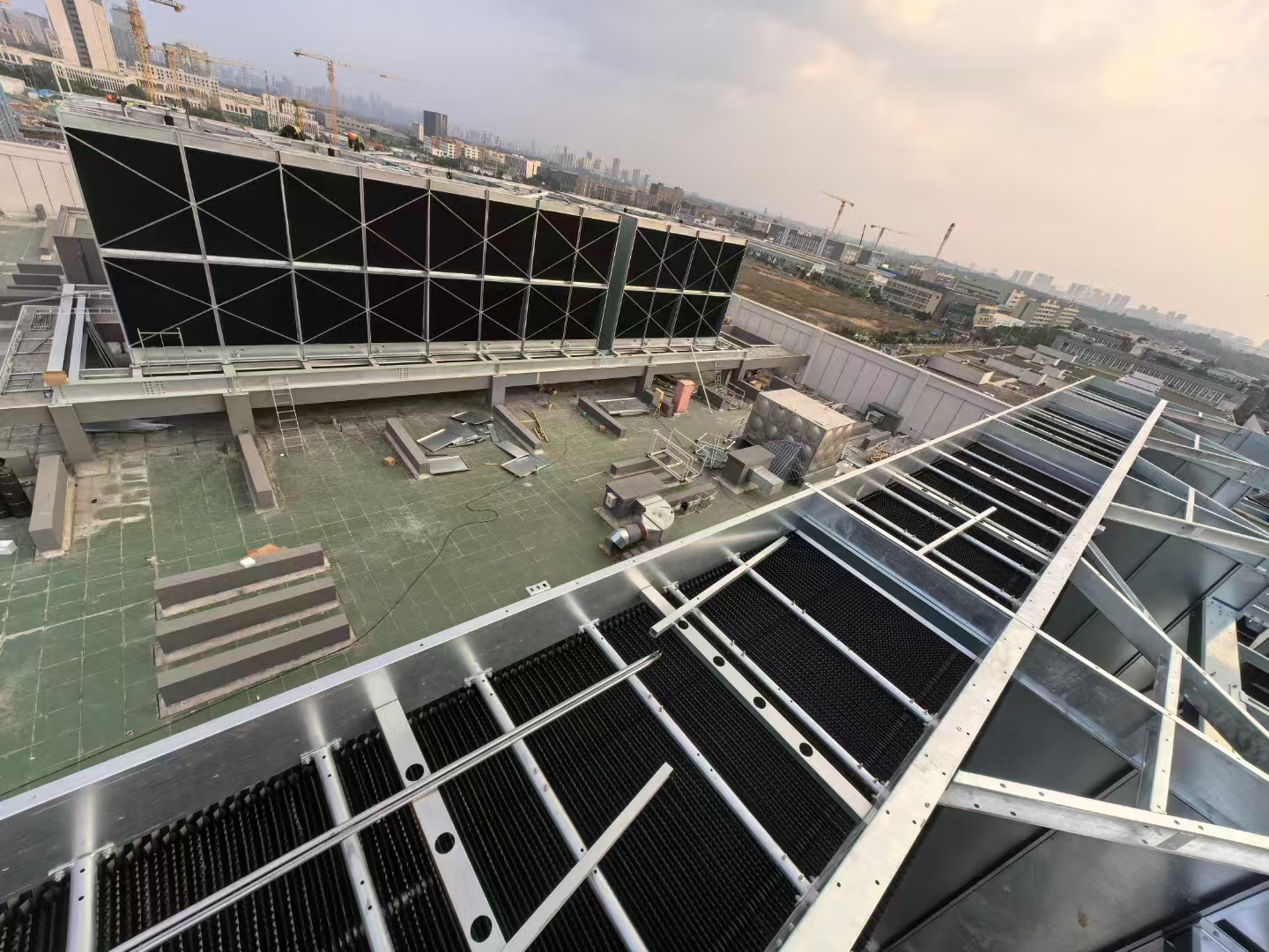 <strong>冷卻塔不銹鋼水箱在哪里買：從材質(zhì)鑒別到渠道避坑的全流程采購(gòu)指南</strong>