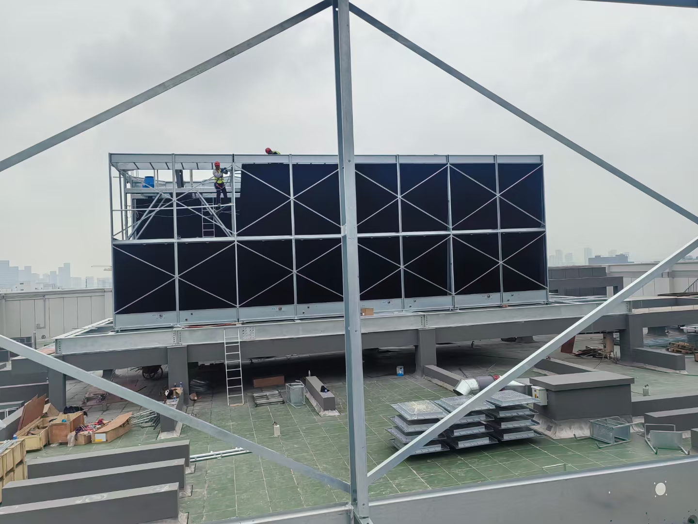 薄厚之間的黃金平衡:深度解析冷卻塔填料厚度選擇的技術(shù)邏輯與經(jīng)濟(jì)賬