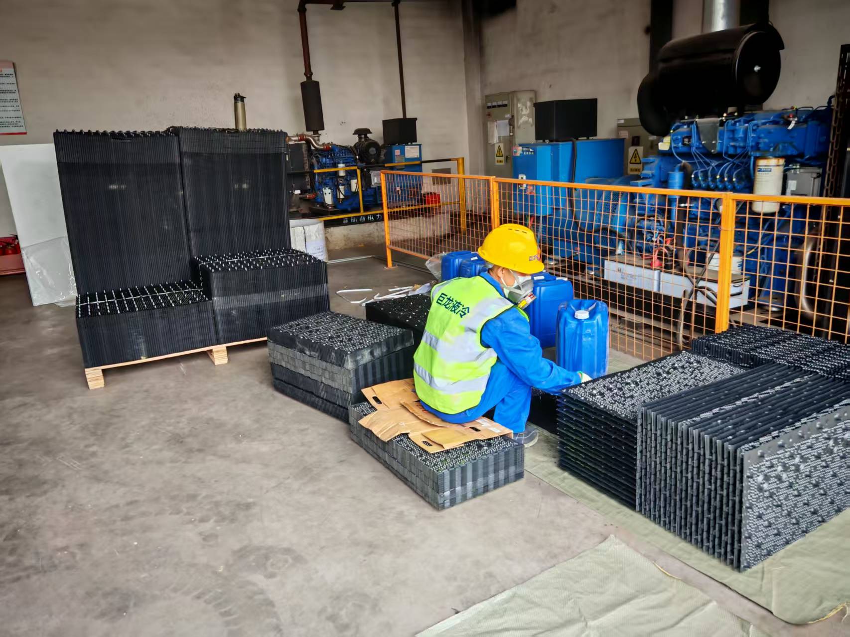 <strong>冷卻塔填料更換全流程技術(shù)指南：從選型到驗(yàn)收的標(biāo)準(zhǔn)化操作解析</strong>