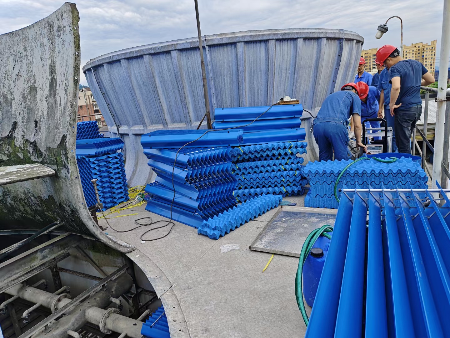 <strong>冷卻塔填料如何鑒別回收料：系統(tǒng)性技術(shù)方法、行業(yè)標準與冷卻塔填料如何</strong>