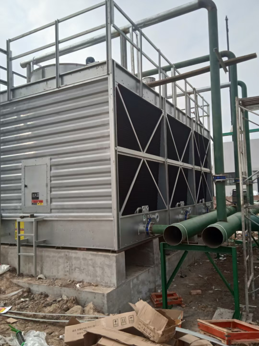 工業(yè)冷卻系統(tǒng)節(jié)水防線重構(gòu)：深度解析冷卻塔收水器失效了如何維修更換的流體力學(xué)原理與全生命周期管理策略