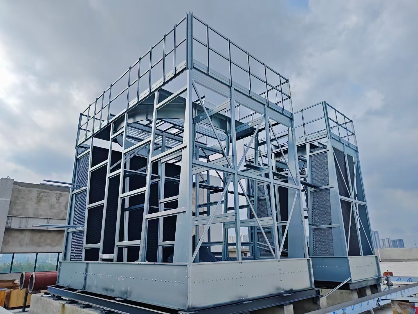 揭秘專業級工業冷卻塔填料更換背后的精準選型邏輯、納米清洗與結構修復技術，讓老舊冷卻系統重獲新生并降低40%運維成本