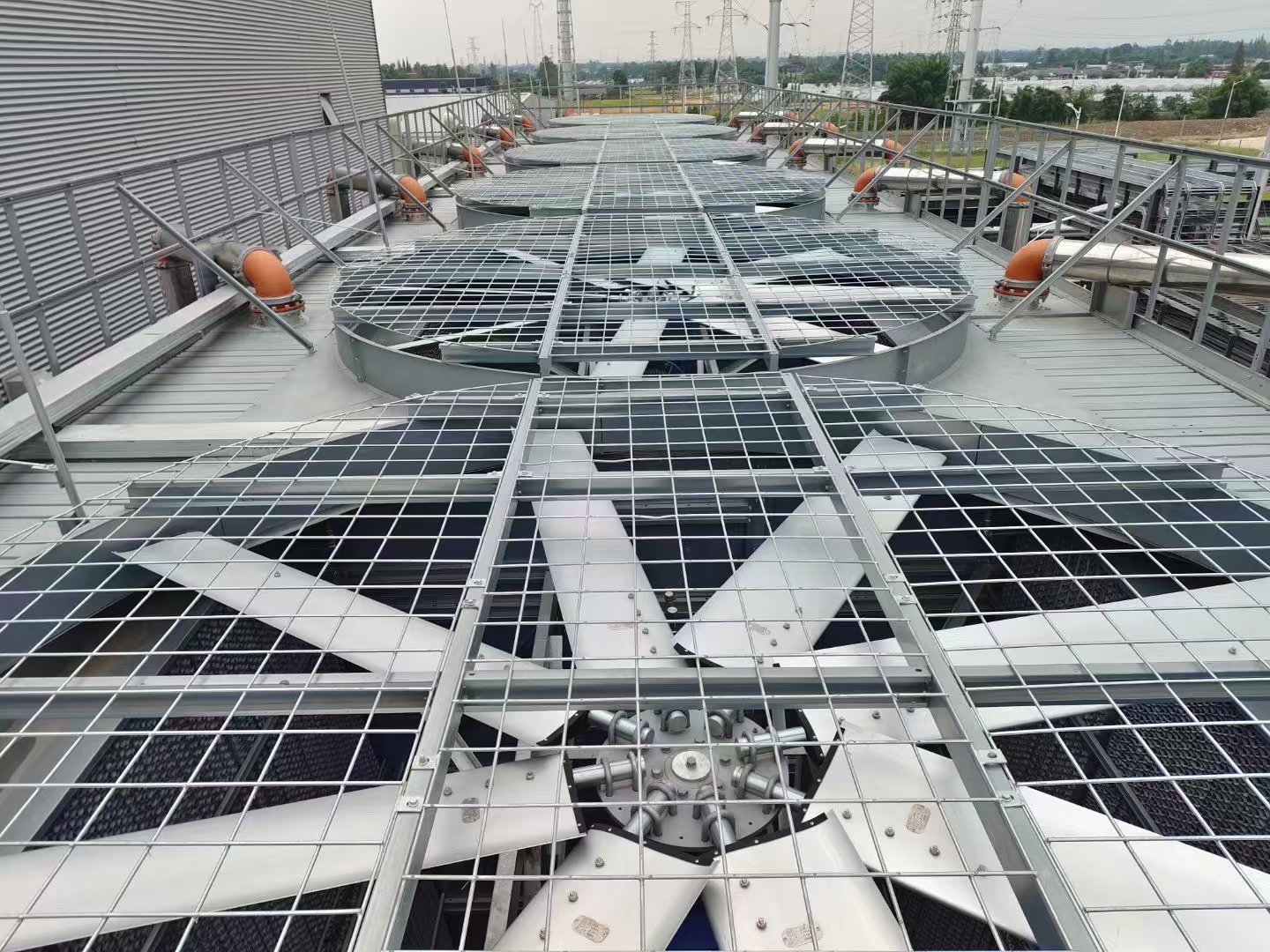 <strong>冷卻塔填料堵了深度解析與應急疏通指南：從填料破碎機理到換熱器清洗的</strong>