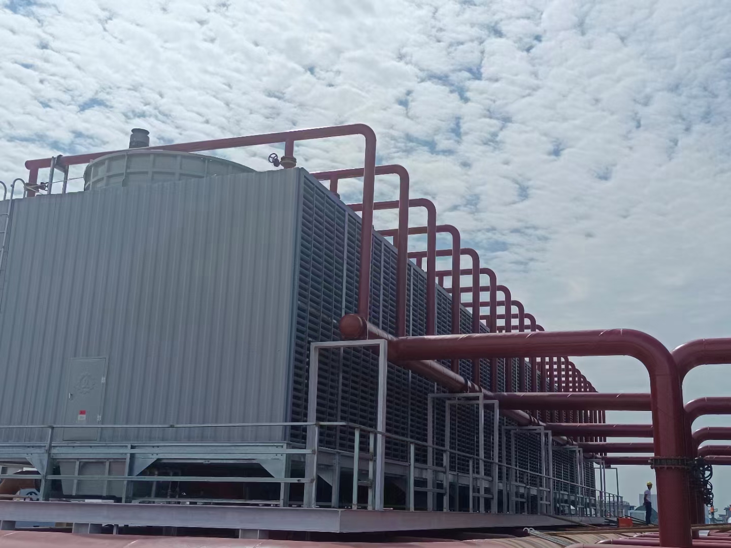 <strong>冷卻塔壽命多長(zhǎng)怎么設(shè)計(jì)：從材料選型到全生命周期管理的深度解析</strong>